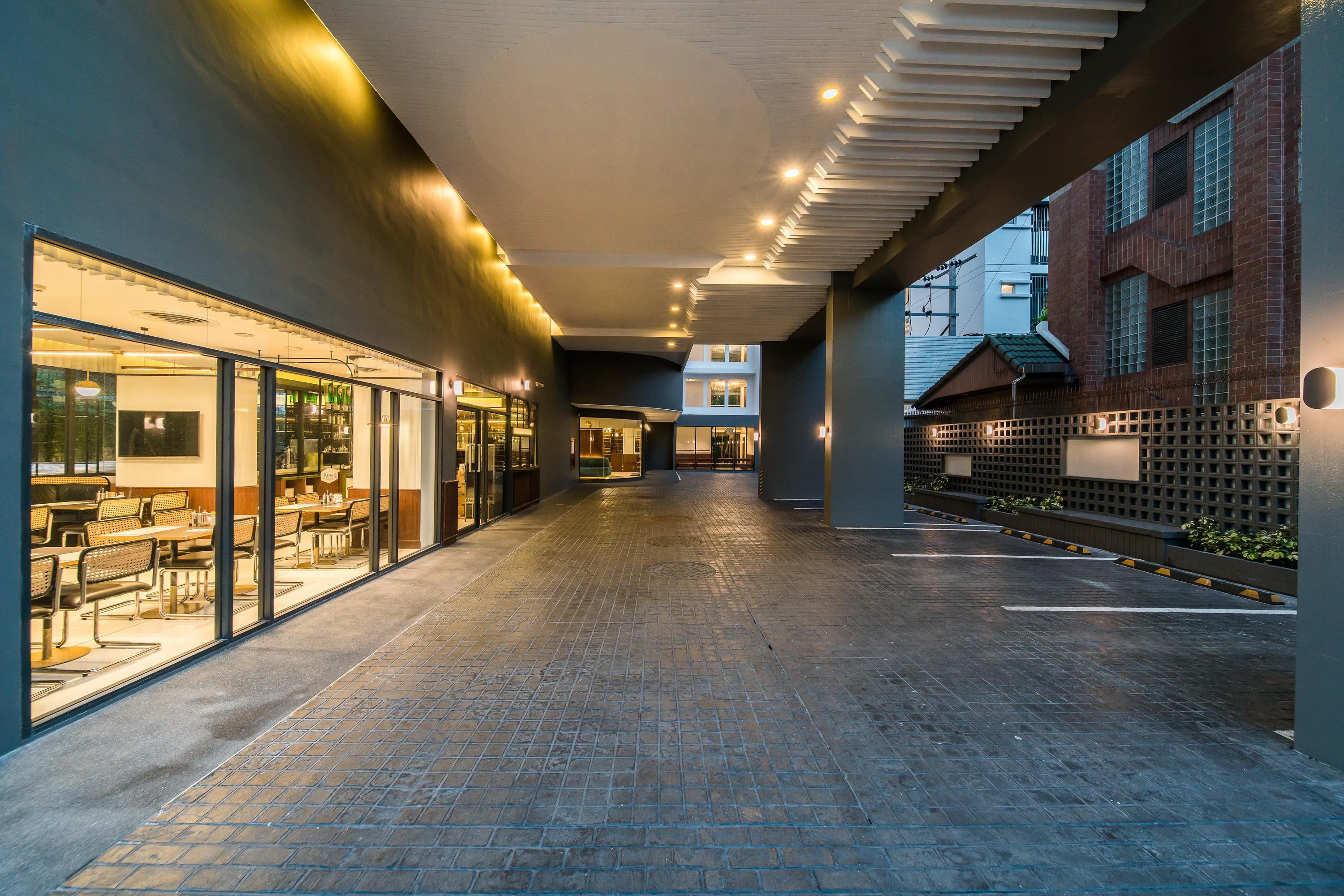 Hotel Amber Sukhumvit 85 Bangkok Ngoại thất bức ảnh
