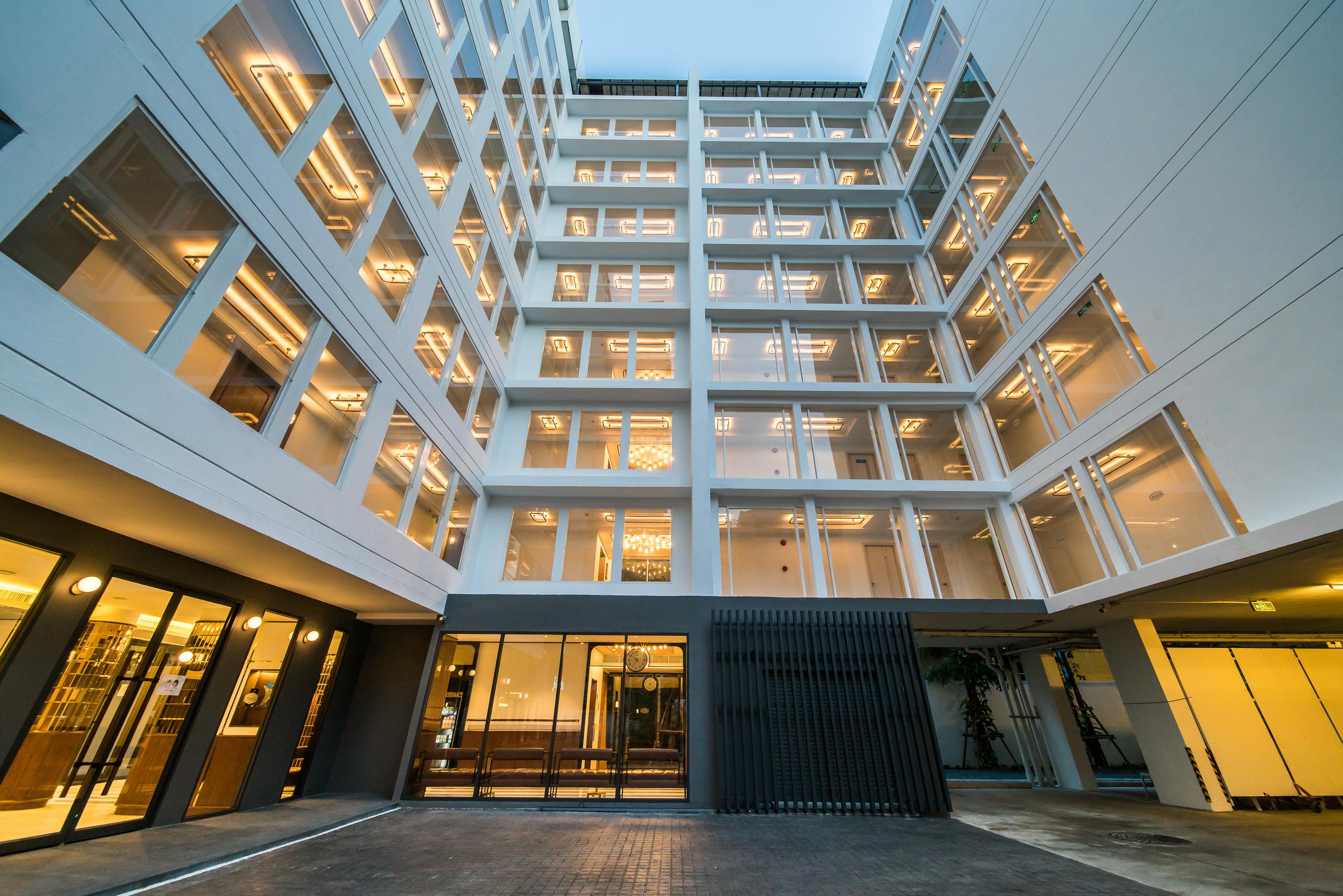 Hotel Amber Sukhumvit 85 Bangkok Ngoại thất bức ảnh