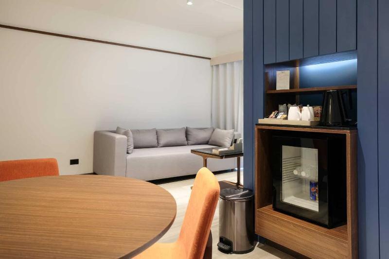 Hotel Amber Sukhumvit 85 Bangkok Phòng bức ảnh